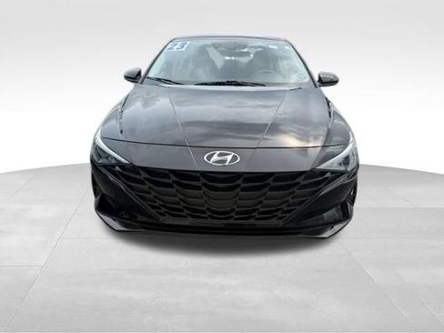 Used 2023 Hyundai Elantra SEL FWD image 2