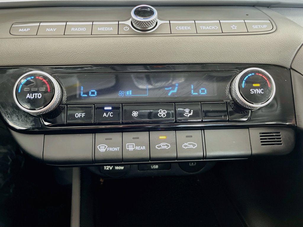 Used 2024 Hyundai Elantra SEL FWD image 16