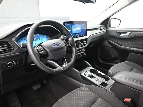 Used 2023 Ford Escape Active w/ Tech Pack #2 FWD image 17