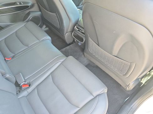 Used 2025 Genesis GV70 2.5T AWD/4WD image 11