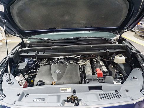 Used 2020 Toyota Highlander XLE image 33