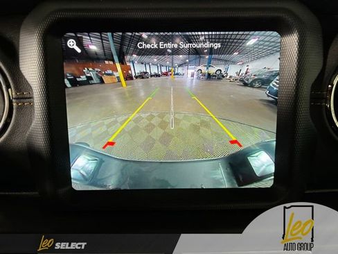 Used 2023 Jeep Gladiator Overland AWD/4WD image 19