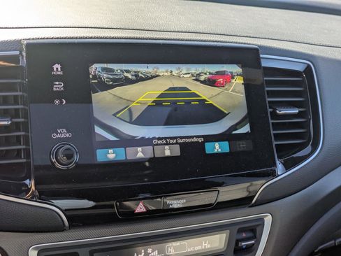 Used 2025 Honda Passport TrailSport image 23