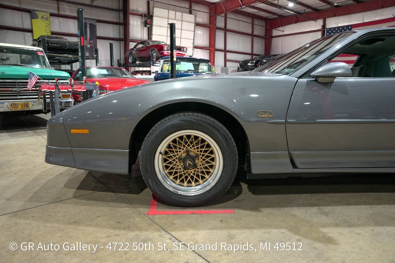Used 1987 Pontiac Firebird Trans Am RWD image 3