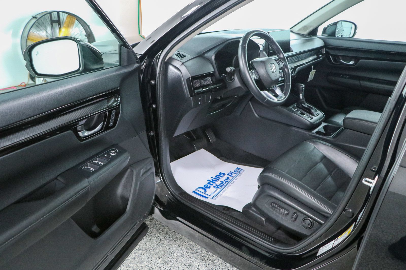 Used 2023 Honda CR-V EX-L image 3