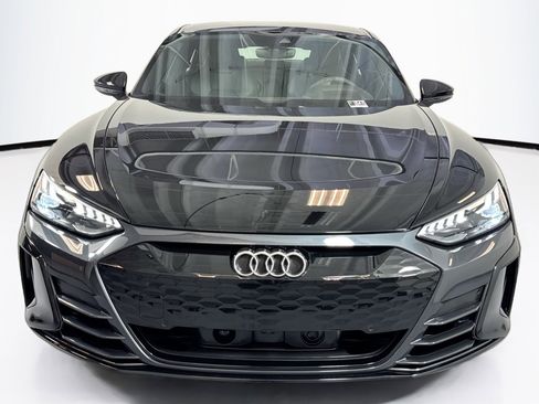Used 2023 Audi e-tron GT Premium Plus image 2