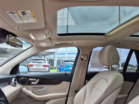 Used 2022 Mercedes-Benz GLC 300 4MATIC image 33