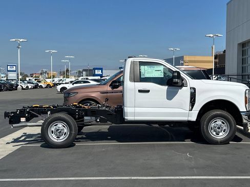 New 2026 Ford F250 XL w/ XL Chrome Package AWD/4WD image 2