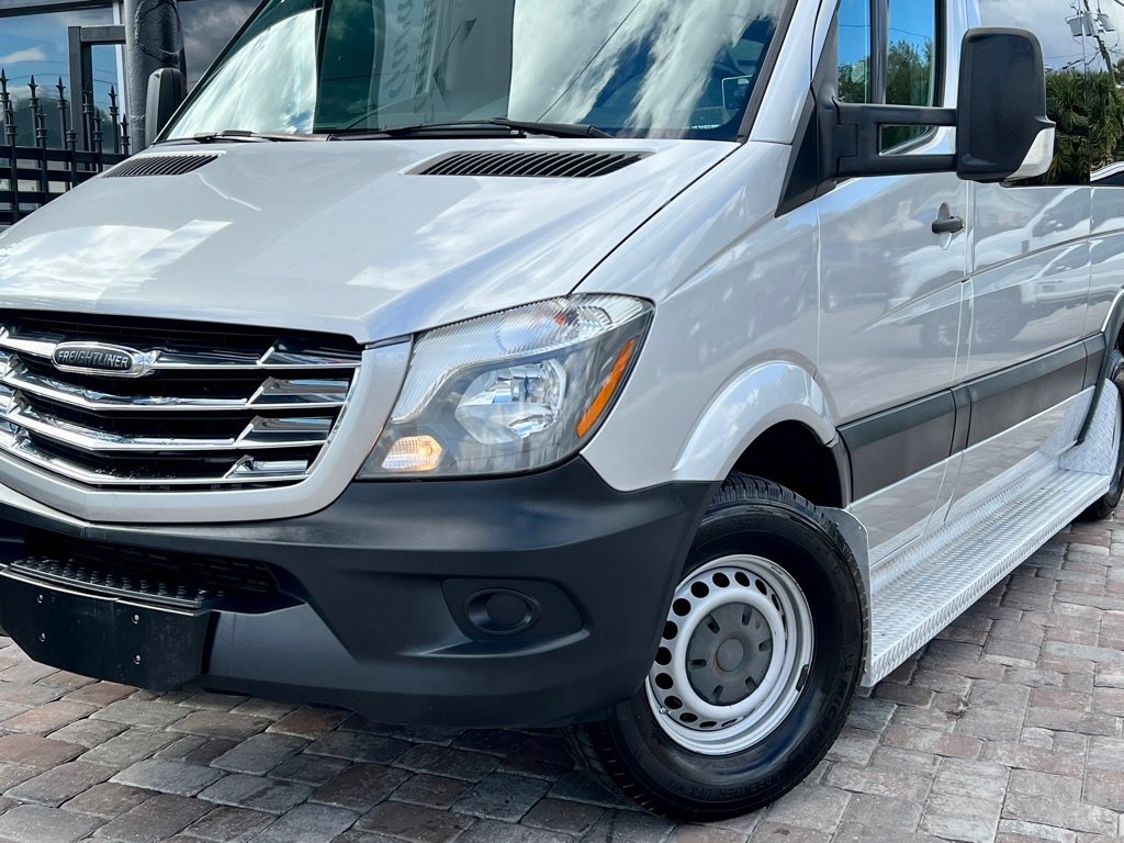 Used 2014 Freightliner Sprinter 2500 RWD image 26