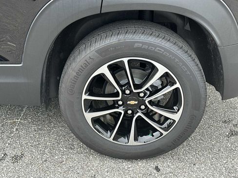 Certified 2025 Chevrolet TrailBlazer LT w/ LT Cold Weather Package FWD image 12