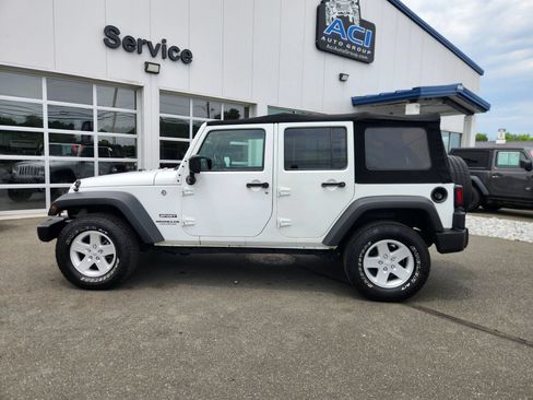 Used 2017 Jeep Wrangler Unlimited Sport w/ Quick Order Package 24S AWD/4WD image 9
