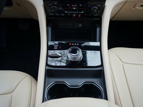 Used 2023 Jeep Grand Cherokee Limited w/ Luxury Tech Group II image 26