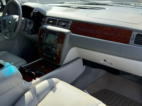 Used 2011 Chevrolet Tahoe LTZ image 31