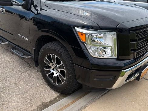 Used 2021 Nissan Titan SV w/ SV Convenience Package AWD/4WD image 2