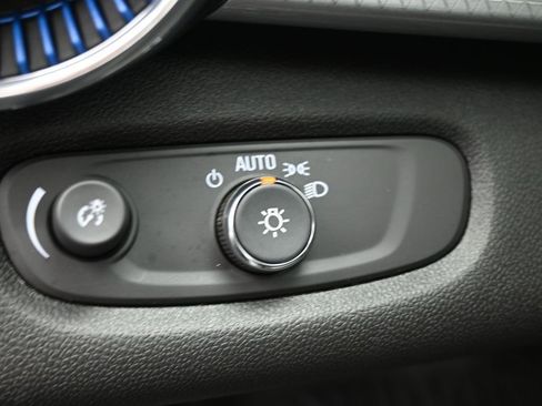 Used 2024 Chevrolet Trax LT w/ Driver Confidence Package FWD image 21