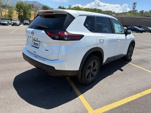 New 2026 Nissan Rogue SV AWD/4WD image 3