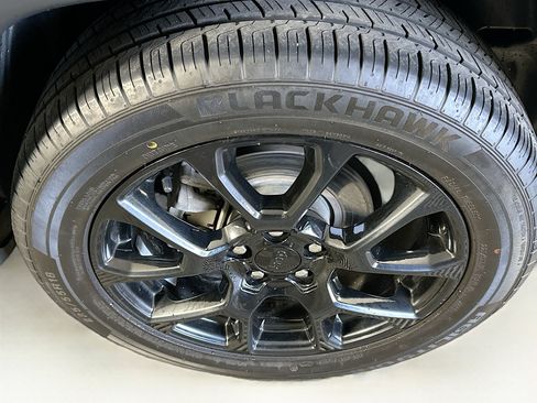 Used 2023 Jeep Compass Latitude w/ Convenience Group AWD/4WD image 11