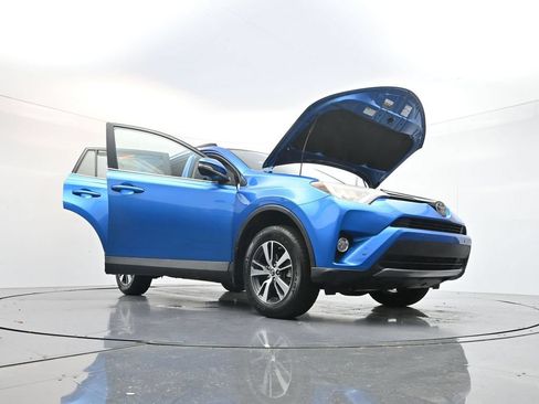 Used 2017 Toyota RAV4 XLE FWD image 35