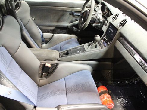 Certified 2025 Porsche 718 Cayman GT4 RS w/ Weissach Package image 19