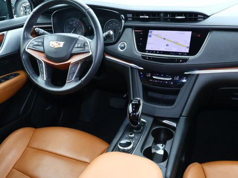 Used 2024 Cadillac XT5 Premium Luxury w/ Technology Package FWD image 10