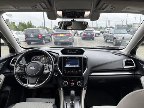Used 2020 Subaru Forester Premium AWD/4WD image 17