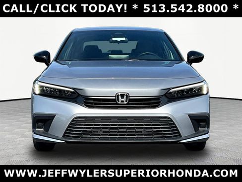 Used 2024 Honda Civic Sport image 2