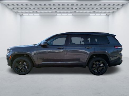 New 2025 Jeep Grand Cherokee L Altitude image 7