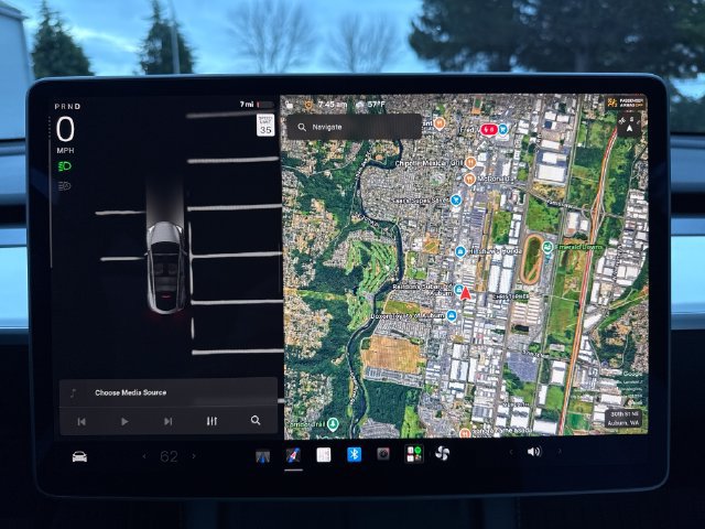 Used 2025 Tesla Model Y Long Range RWD image 19