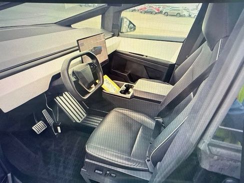 Used 2024 Tesla Cybertruck AWD Crew Cab image 7