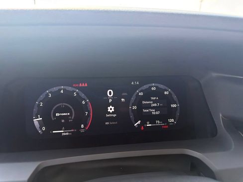 Used 2024 Toyota Tacoma TRD Off-Road AWD/4WD image 20