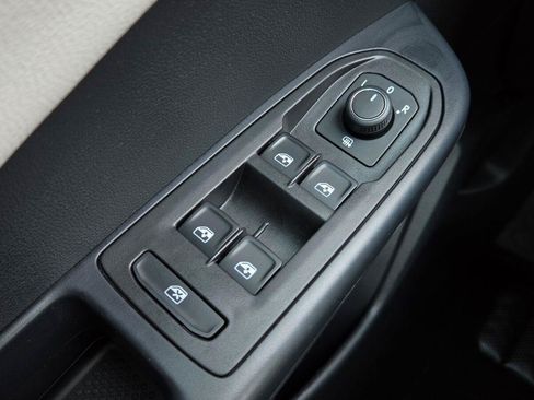 Used 2025 Volkswagen Taos SEL AWD/4WD image 23