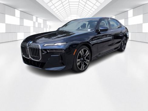 Used 2024 BMW 760i xDrive AWD/4WD image 3