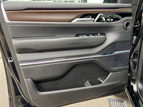 Used 2022 Jeep Grand Wagoneer Series I image 25