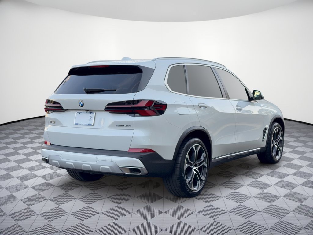 Certified 2025 BMW X5 sDrive40i w/ Premium Package RWD image 9