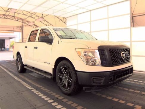 Used 2017 Nissan Titan S RWD image 4