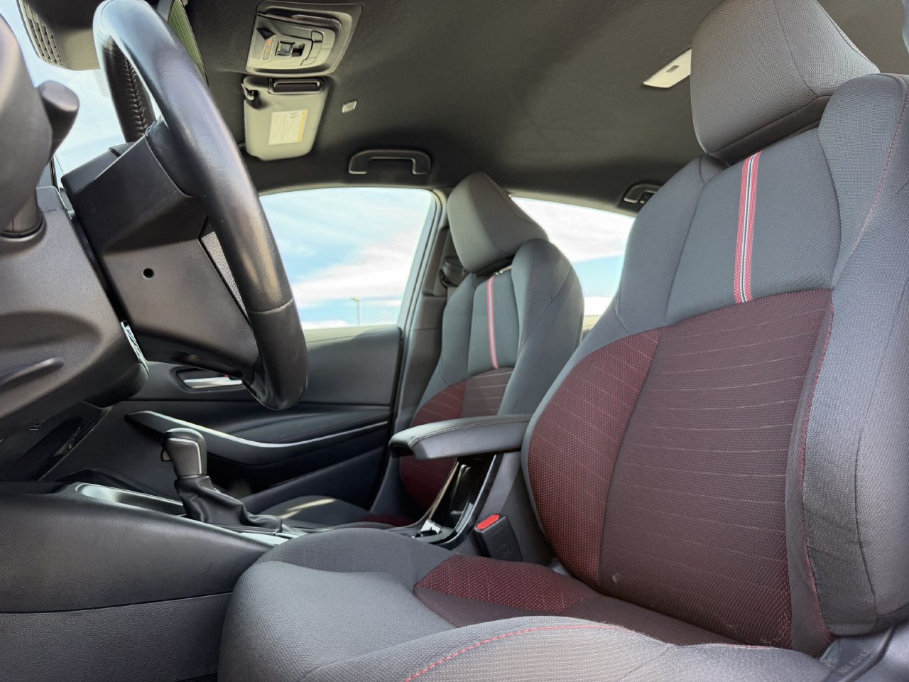 Used 2023 Toyota Corolla SE w/ Carpet Mat Package (TMS) FWD image 23