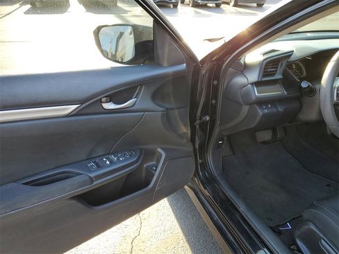 Used 2019 Honda Civic LX image 9