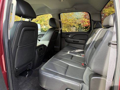 Used 2013 Chevrolet Silverado 2500 LTZ w/ LTZ Plus Package image 10