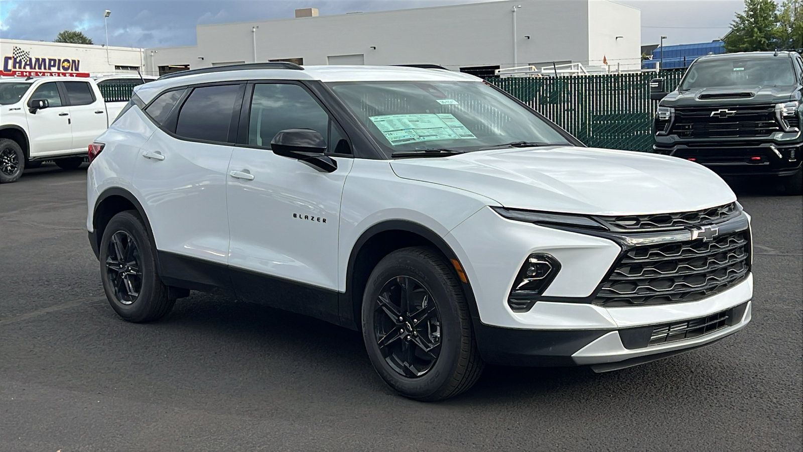 New 2026 Chevrolet Blazer LT w/ Midnight/Sport Edition AWD/4WD image 3