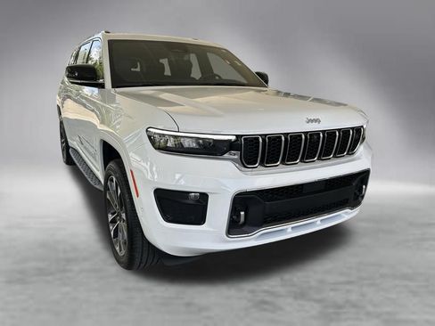 Used 2025 Jeep Grand Cherokee L Overland w/ Advanced Protech Group III AWD/4WD image 2