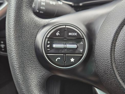 Certified 2025 Kia Soul LX w/ LX Technology Package FWD image 27