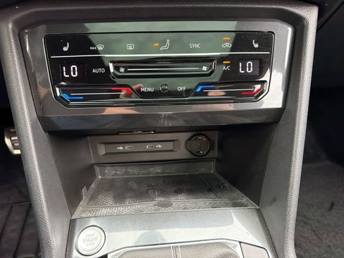 Certified 2024 Volkswagen Tiguan SE R-Line FWD image 17