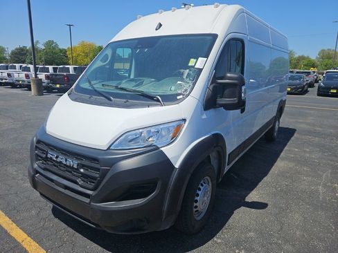 Used 2025 RAM ProMaster 2500 FWD image 2