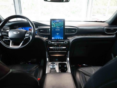 Used 2023 Ford Explorer Platinum w/ Technology Package AWD/4WD image 20