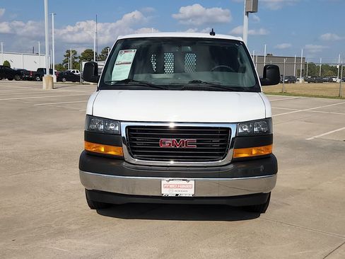 Used 2024 GMC Savana 2500 Work Van w/ Driver Convenience Package image 9