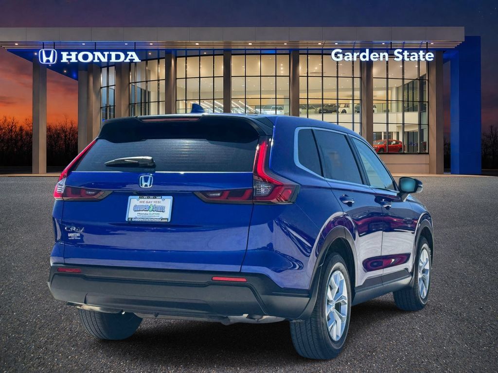 Used 2024 Honda CR-V LX image 3