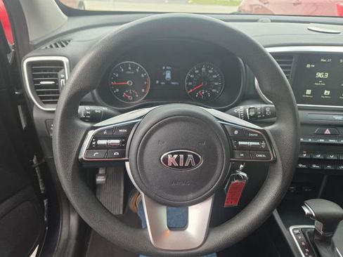 Used 2022 Kia Sportage LX image 16