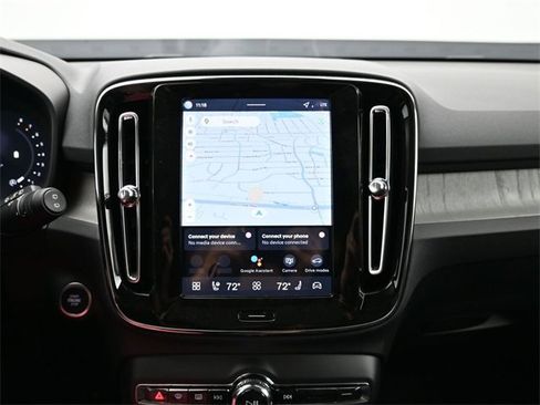 New 2026 Volvo XC40 B5 Core w/ Climate Package image 12