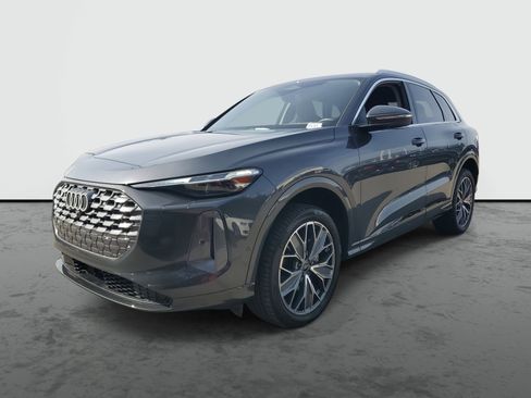 Used 2025 Audi Q5 Premium Plus w/ Premium Plus image 2