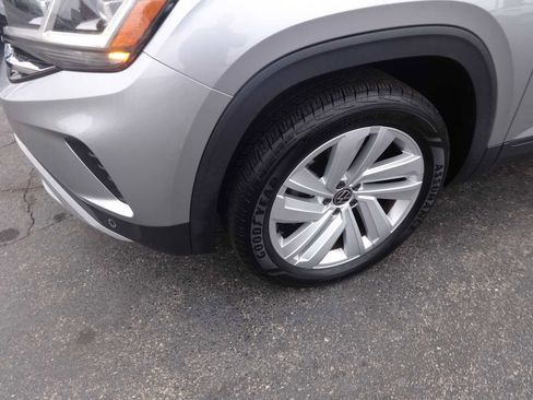 Used 2020 Volkswagen Atlas Cross Sport SE w/ Towing Package image 4